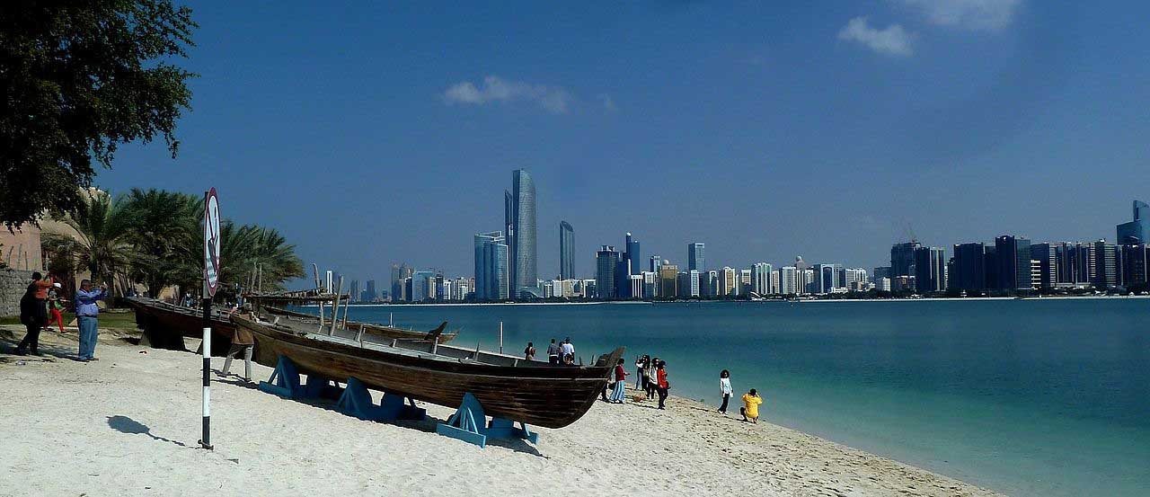 Abu Dhabi - Corniche – Skyline