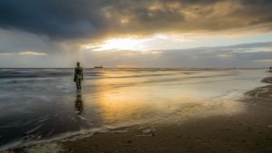 Le 100 statue di Ferro di Crosby Beach Liverpool