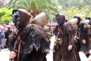 Carnevale di Mamoiada - Costume_tradizionale_(12)