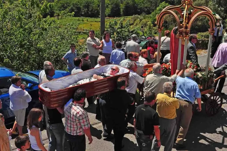 Processione Santa Marta de Ribarteme in Spagna